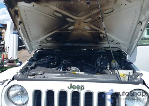 2016 Jeep Wrangler Unlimited Sahara из США, поврежденный, VIN 1C4HJWEG7GL107905